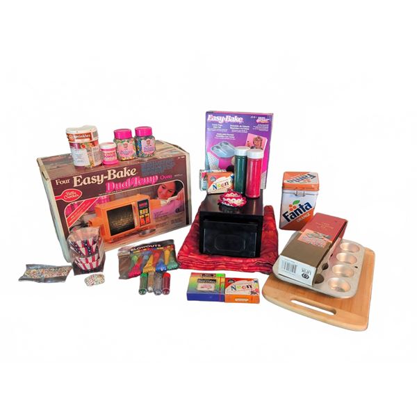 Easy-Bake Dual-Temp Oven Lot with Accessories and Bake Sets