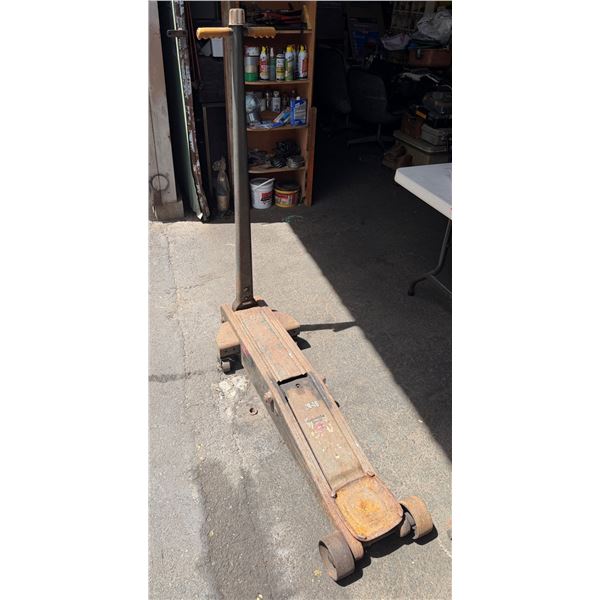 NAPA Lifting Equipment Heavy-Duty Hydraulic Floor Jack