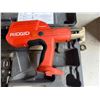 Image 4 : Ridgid Compact Press Tools w/ Multiple Crimp Press Jaws in Hard Case (leaks oil)