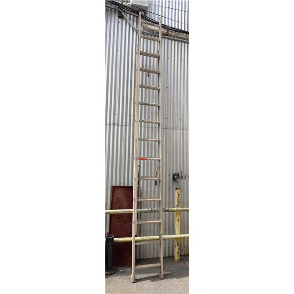 Werner Round-Rung Extension Ladder