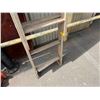 Image 3 : Werner Round-Rung Extension Ladder