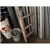 Image 2 : Metal Round-Rung Extension Ladder