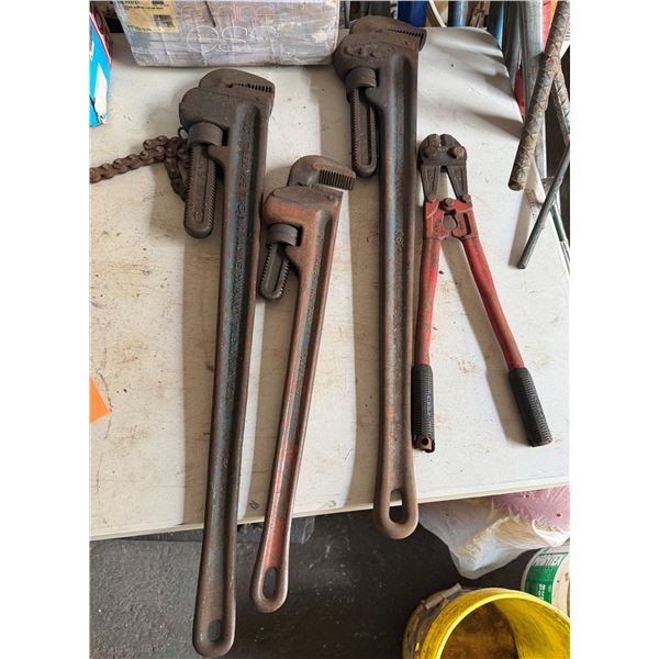 Qty 2 Large Pipe Wrenches, Chain Pipe Wrench & Bolt Cutters