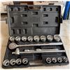 Image 1 : Evercraft 774-0119 SAE Ratchet & Socket Set in Hard Case