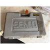 Image 10 : Senco DuraSpin DS202-14V Screw Fastening System w/ Battery & Charger in Hard Case