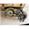 Image 2 : Black & Decker 3051 Corded Worm Drive Saw in Hard Case