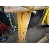 Image 4 : Heavy-Duty Standing Pipe Vise w/ Hinged Yoke & Pedestal Base