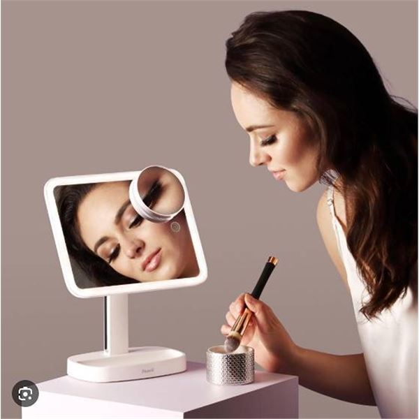 Fancii Aura LED Makeup Mirror with 15X Suction
