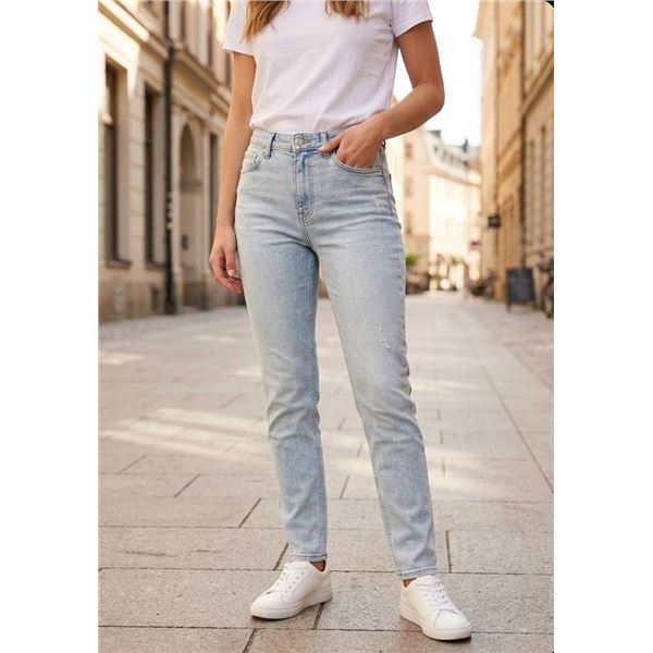 Scotch & Soda Light Wash Mom Fit Jeans Size 4