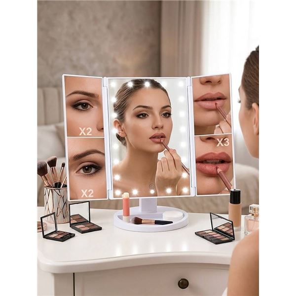 Superstar Magnifying Mirror with LED Lights