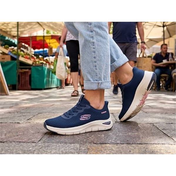 Skechers Swift Fit Navy Women's Shoes Size 8