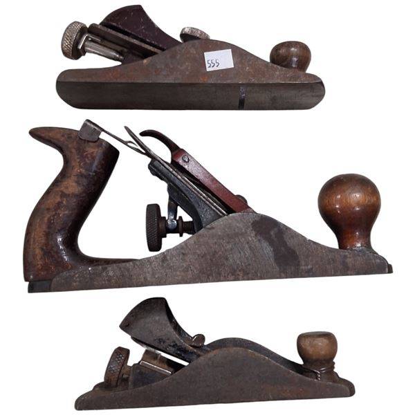 3 vintage wood planes