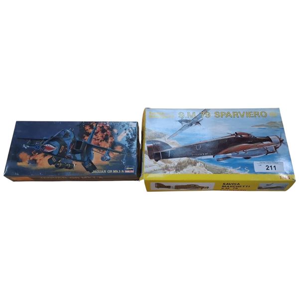 2 vintage model kits