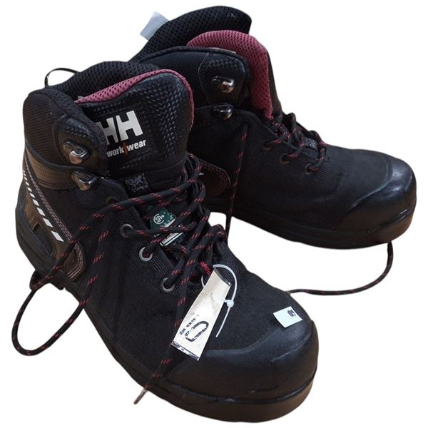 Women's size 10 steel toed work boots, brand new
