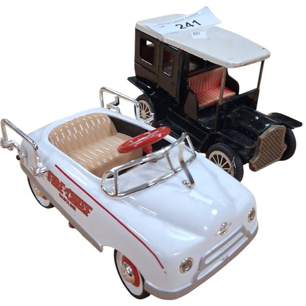 One Texaco fire chief kiddie car and tin car