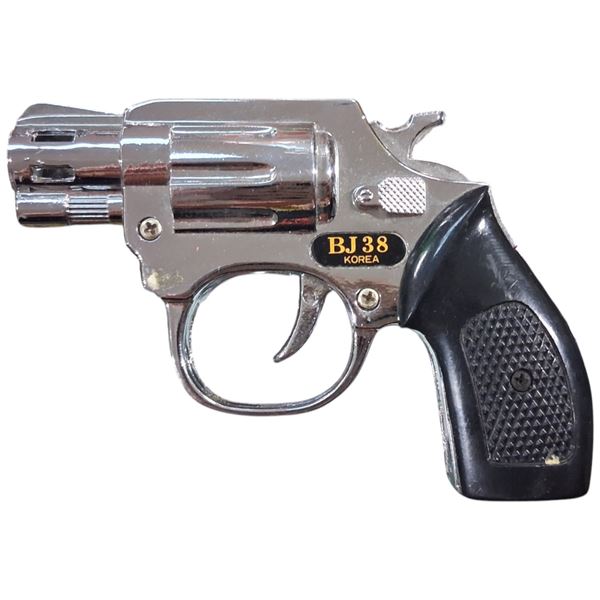 Vintage gun lighter, made in Korea, 3" long