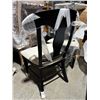 Image 2 : CHAIR