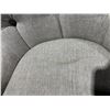Image 3 : CHAIR