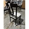 Image 2 : CHAIR