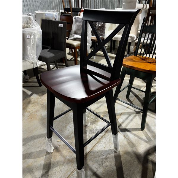 BAR STOOL WITH SWIVEL SEAT