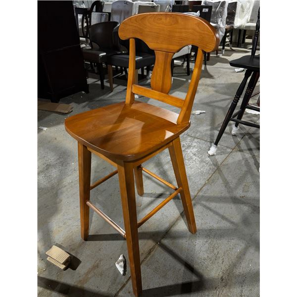 BAR STOOL WITH SWIVEL SEAT
