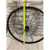 Image 10 : Lot Of 3 Generic 700C Road Bike Wheels