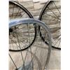Image 5 : Lot Of 3 Generic 700C Road Bike Wheels