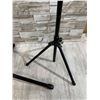 Image 8 : Lot Of 2 Guitar Stands