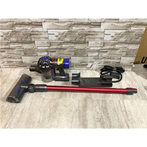 Dyson V7 With Stick Attachment