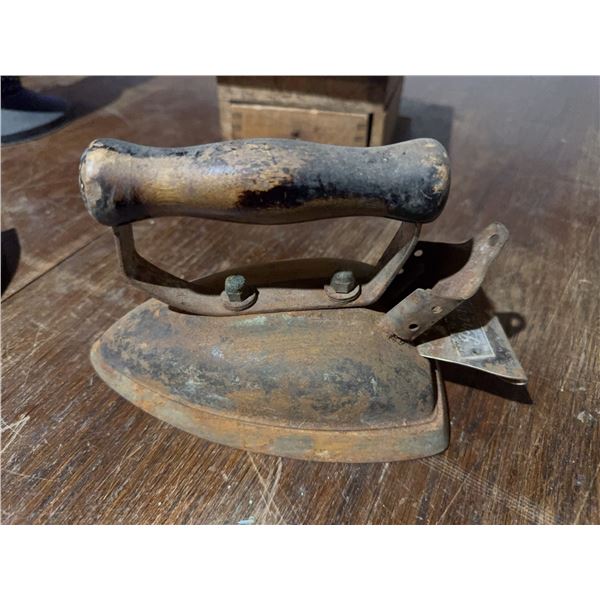 Eldecoe Cast Iron Sad Iron With Wooden Handle
