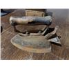Image 1 : Eldecoe Cast Iron Sad Iron With Wooden Handle