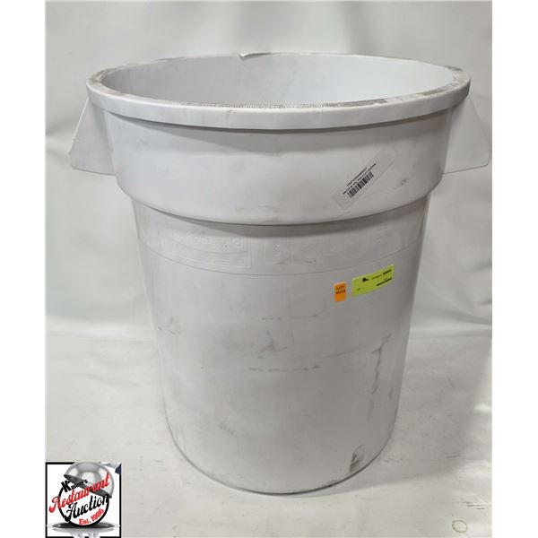 NEW WHITE RUBBERMAID BRUTE 20 GALLON WASTE BIN