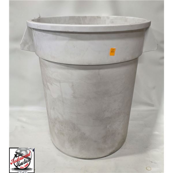 NEW WHITE RUBBERMAID BRUTE 20 GALLON WASTE BIN