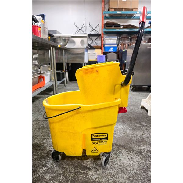 BAILIFF SEIZURE: RUBBERMAID COMMERCIAL MOP BUCKET