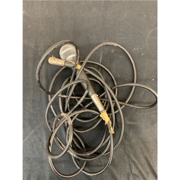 SHURE SM-58 Microphone w Cable