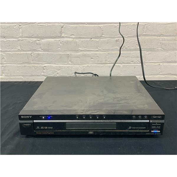 SONY CD/DVD Player DVP-NC875V
