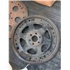 Image 5 : Automotive Engine Parts Assortment: Flywheels, Connecting Rods, Brackets