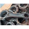 Image 9 : Automotive Engine Parts Assortment: Flywheels, Connecting Rods, Brackets