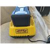 Image 11 : Jiffy E6 Lightning Electric Ice Auger with Manual