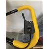 Image 6 : Jiffy E6 Lightning Electric Ice Auger with Manual
