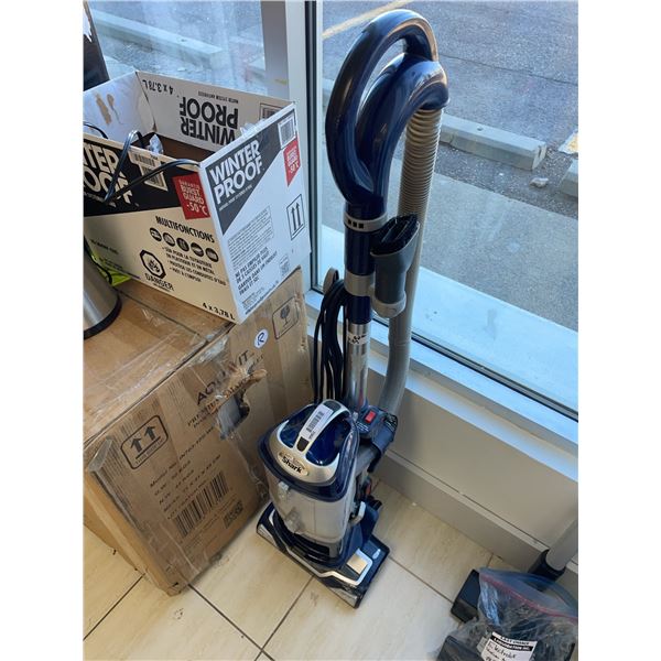 Shark Navigator Lift-Away Vacuum UV541CCO