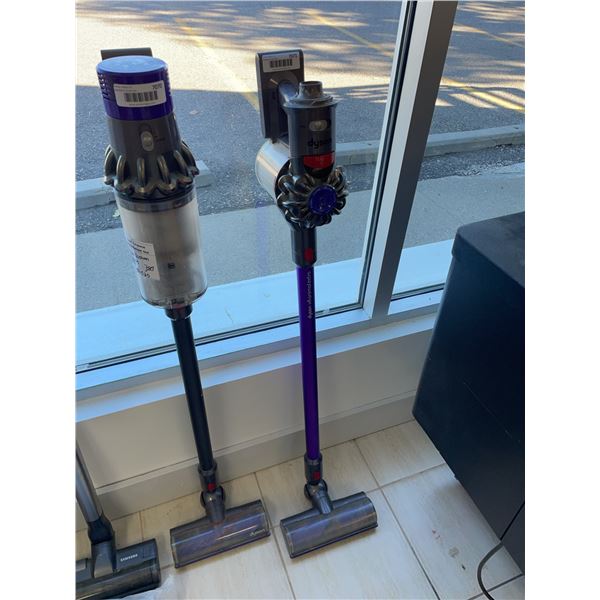 Dyson V8 Animal Extra Cordless Vacuum Cleaner !NO CHARGER!