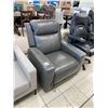 Image 7 : Grey Leather Power Recliner Chair with USB Port