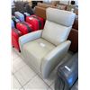 Image 4 : Beige Leather Power Recliner With USB Port 30x31x40