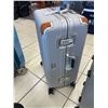 Image 4 : LETOME 2-Piece Silver Hardshell Luggage Set