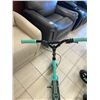 Image 4 : Breeze Kick Scooter With Large Wheels, Teal