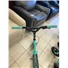 Image 5 : Breeze Kick Scooter With Large Wheels, Teal