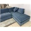 Image 5 : Blue Sectional Sofa With Chaise 120" x 80"