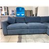 Image 8 : Blue Sectional Sofa With Chaise 120" x 80"
