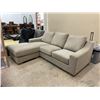 Image 2 : Thomasville 2-Piece Fabric Sofa with Reversible Chaise